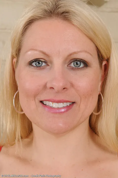 Zoey Tyler: Blonde MILF Shows Off Her Big Natural Tits by the Fireplace – photo 2 of 15