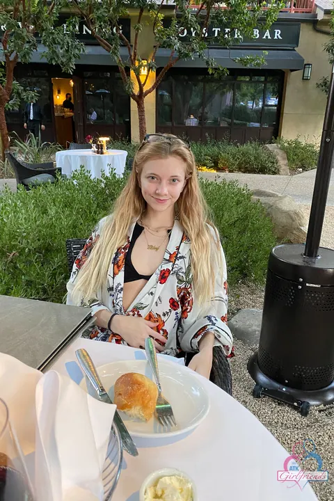 Riley Star: Skinny Blonde Spreads Her Pussy Outdoors in the Open Air – photo 20 of 20