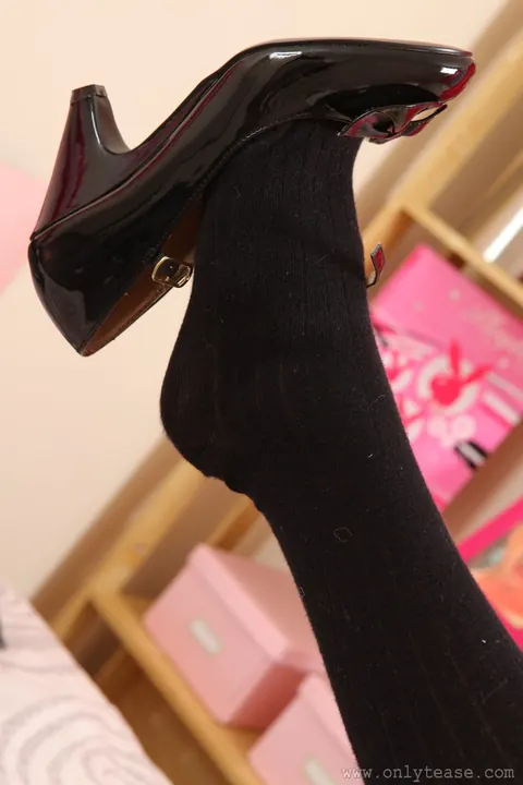 Danni Morgan: Thick Blonde Teases in Stockings, Skirt and High Heels – photo 17 of 21