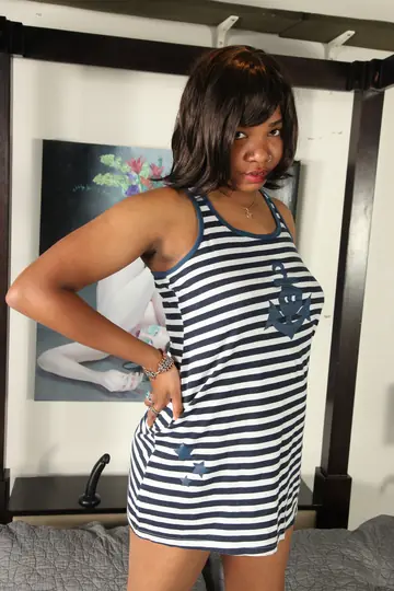 Ryder Cruise – Ebony BBW Rubs Her Hairy Mound and Uses a Dildo