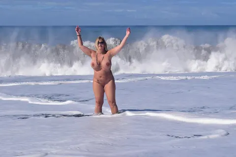 Nudechrissy: Thick Blonde MILF Strips and Spreads on Volcanic Beach – photo 8 of 16