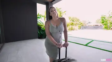 Melanie Hicks – Chubby British MILF in a Skirt Takes Anal and a Facial