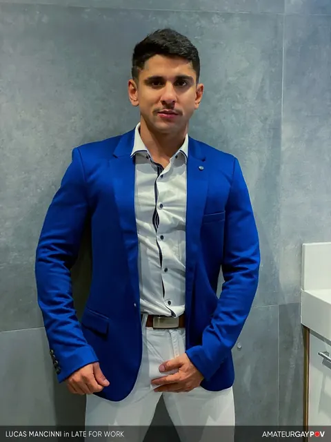 Brazilian Man Strokes His Cock and Uses a Dildo in the Bathroom – photo 10 of 20