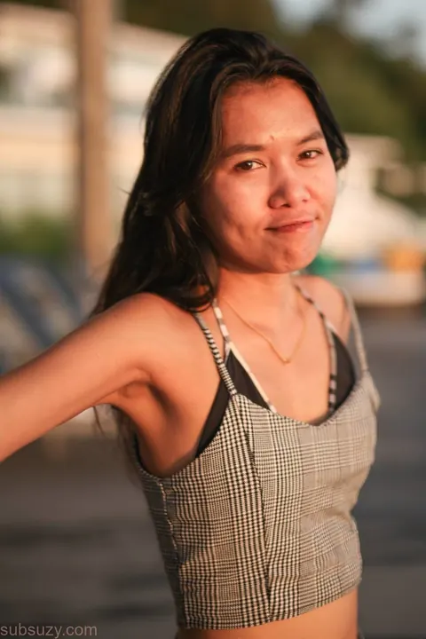 Asian Woman Poses and Shows Her Figure – photo 9 of 15