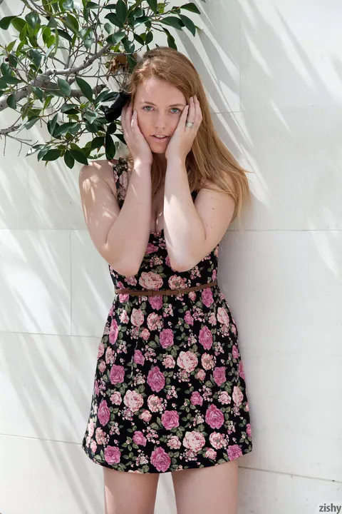 Tall Redhead Flashes Her Panties in a Dress Outdoors – photo 7 of 11