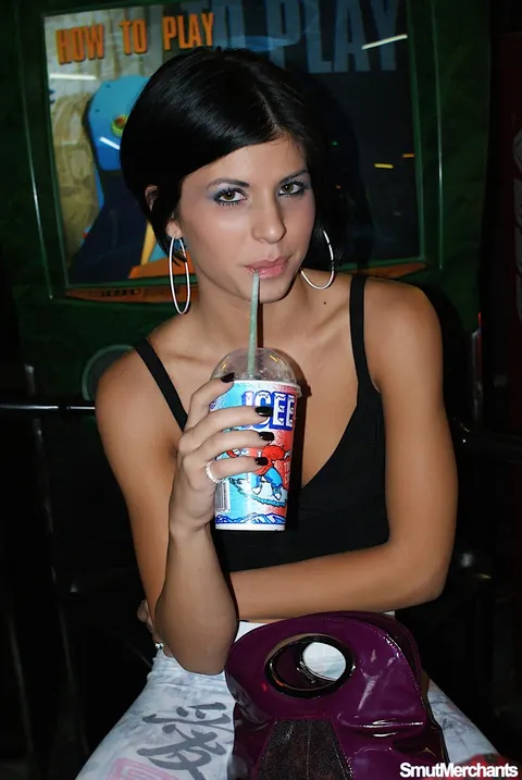 Jenna Moretti: Short-Haired Brunette in Glasses Blows and Rides Cowgirl – photo 4 of 21