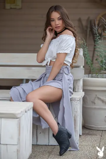 Emily Bloom – Several Women Flaunt Their Big Tits and Trimmed Pussies in Glamour Compilation