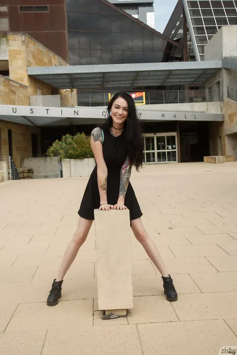 Kelly Lamprin: Brunette in Heels Flashes Panties and Spreads Outdoors – photo 5 of 13