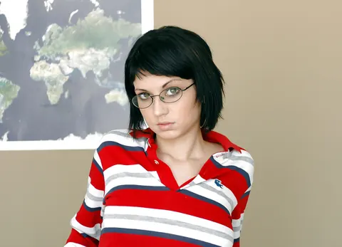 Riley Mason: Short-Haired Brunette in Glasses Flashes and Spreads in a Skirt – photo 3 of 16