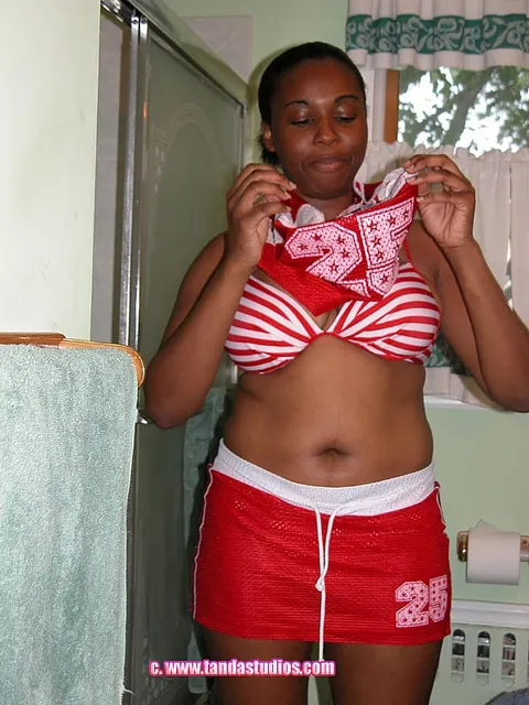 Curvy Ebony Woman with Big Tits Undresses in the Bathroom – photo 19 of 20