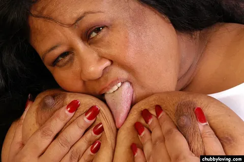 BBW Mature Woman Unleashes Her Massive Saggy Tits – photo 5 of 16