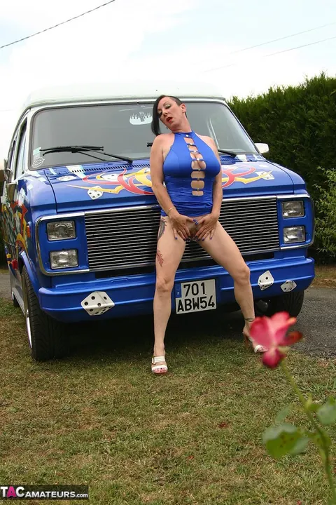 Mature European Brunette Strips and Spreads Outdoors – photo 5 of 20