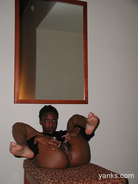 Busty African MILF Fingers Herself and Spreads Wide – photo 7 of 16