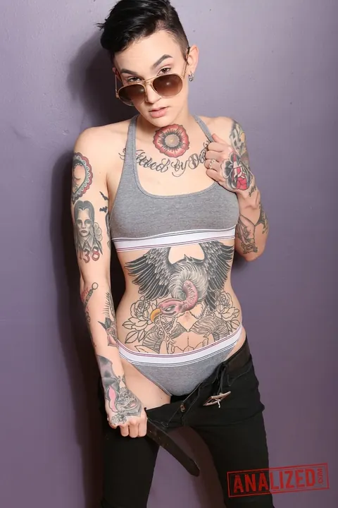 Nikki Hearts: Slim Tattooed Brunette in Glasses Takes Double Penetration in a Threesome – photo 10 of 17