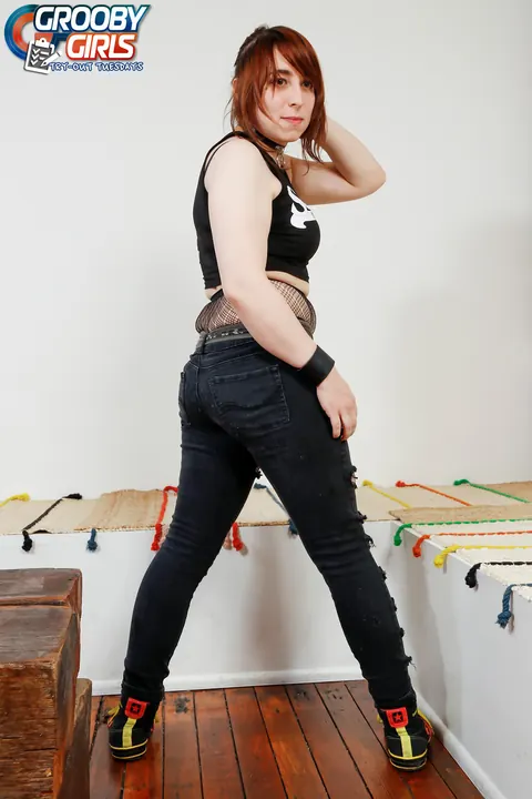 Thick Trans Woman Undresses and Poses Fully Nude – photo 2 of 16