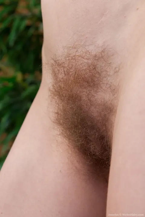 MILF Peels Down Her Panties and Spreads Her Hairy Pussy – photo 11 of 20