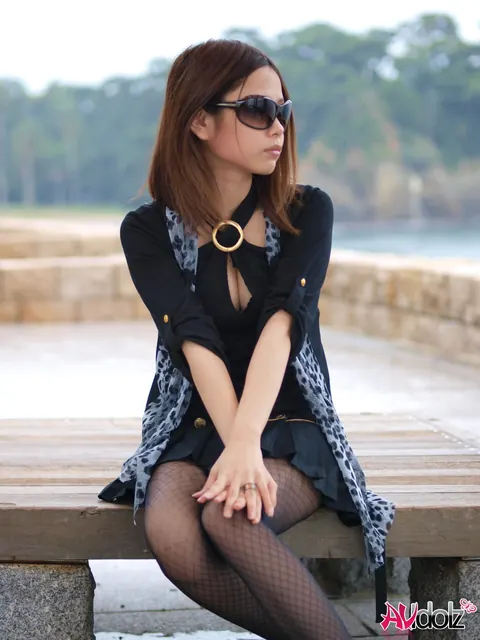 Japanese Redhead Strips Naked on the Beach in Heels and Glasses – photo 1 of 15