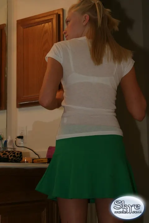 Skye Model: Blonde PAWG Flashes Her Panties in the Bathroom – photo 2 of 12