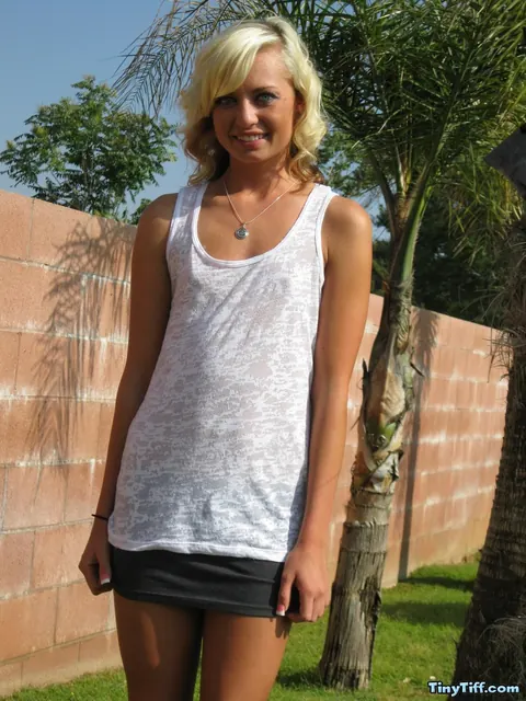Blonde Amateur PAWG Spreads Her Legs Outdoors in a Skirt – photo 16 of 16