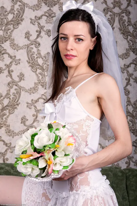 Maria Rosa: Latina Bride Strips Off Her Wedding Dress in Stockings – photo 2 of 21