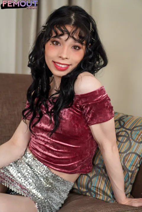 Black-Haired Asian Trans Woman Strips and Shows Off Her Body – photo 4 of 15