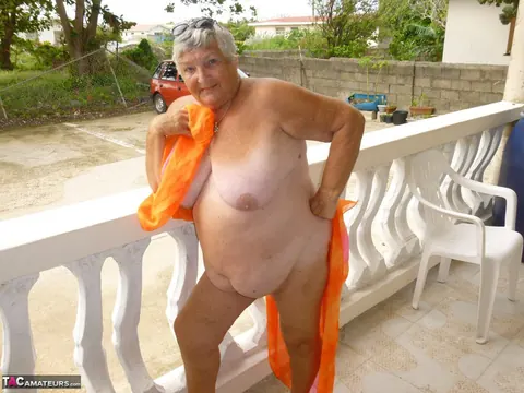 British BBW with Big Natural Tits Poses Nude on the Balcony – photo 8 of 20