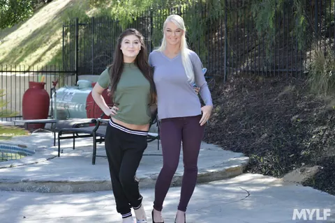 Jojo Kiss & London RIver: Tall Blonde MILF and Brunette Facesit Outdoors – photo 1 of 21
