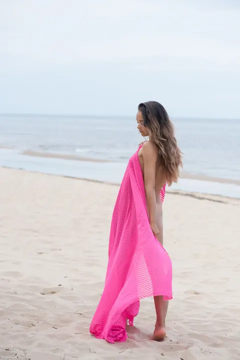 Woman Spreads Her Pussy Nude on the Beach – photo 13 of 21