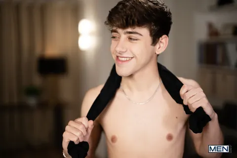 Slim Guy Gives a Blowjob and Takes a Facial – photo 7 of 16