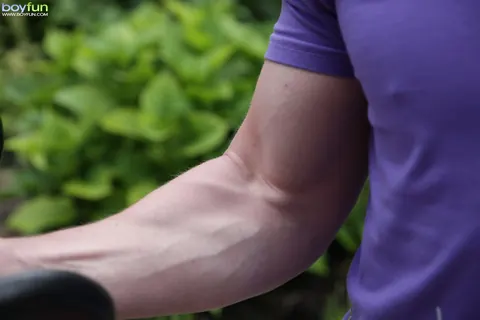 Thick Men Fuck Outdoors and Cum – photo 3 of 21