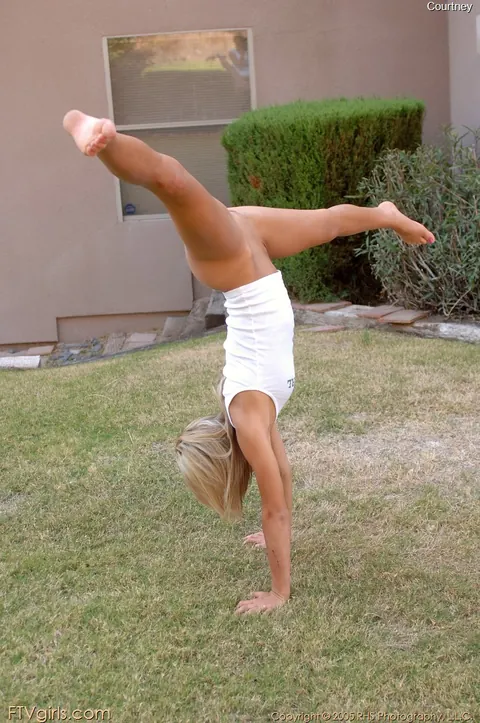 Alison Angel: Thick Blondes in Shorts Finger and Lick Shaved Pussies – photo 14 of 20