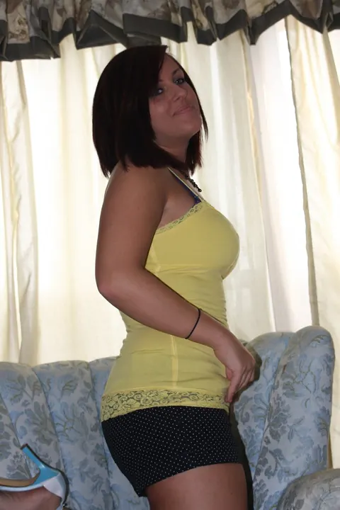 Roxy Belladonna: Redhead PAWG Shows Her Big Tits in Panties and Heels – photo 7 of 21