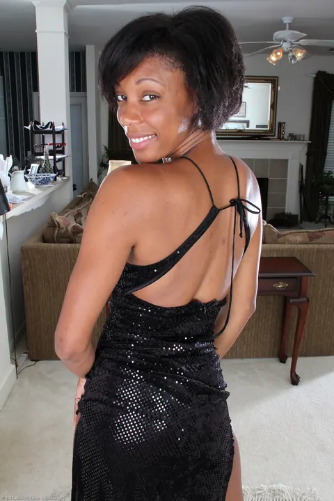 Ebony MILF in Heels Strips Off Her Dress and Spreads Her Pussy – photo 3 of 21