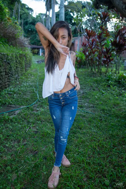 Camila Luna: Slim Latina Brunette Strips Out of Her Jeans and Spreads Outdoors – photo 2 of 21