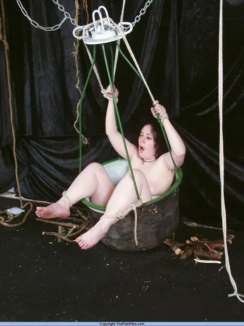 Nimue Allen: Mature British BBW Bound in the Bathroom Bondage Session – photo 12 of 12