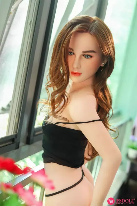 Woman Strips Out of Her Lingerie and Poses Nude Front and Back – photo 9 of 21