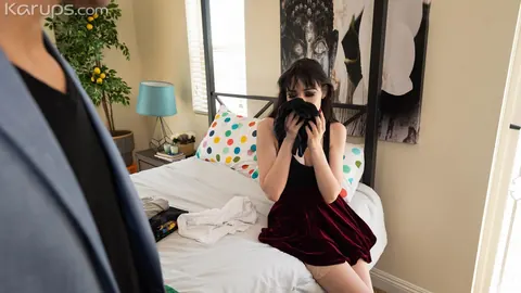 April Storm: Black-Haired Woman Gets Pussy Licked and Kisses Her Partner – photo 5 of 21