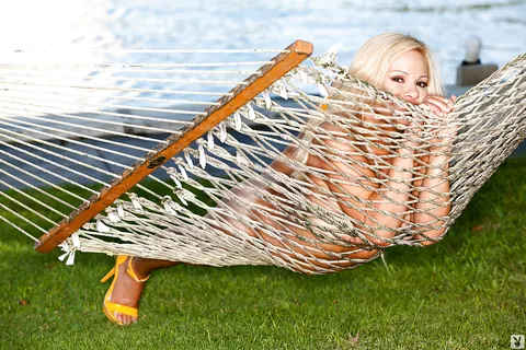 Nichole Van Croft: Petite Blonde Strips Out of Her Bikini in High Heels Outdoors – photo 15 of 16