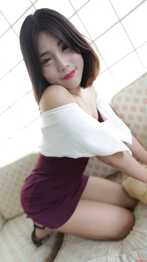 Brunette Asian Trans Woman Undresses and Poses Nude – photo 7 of 21