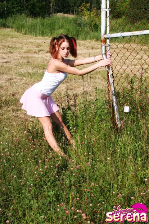 Stunning Serena: Redhead PAWG Lifts Her Skirt in the Forest – photo 2 of 12