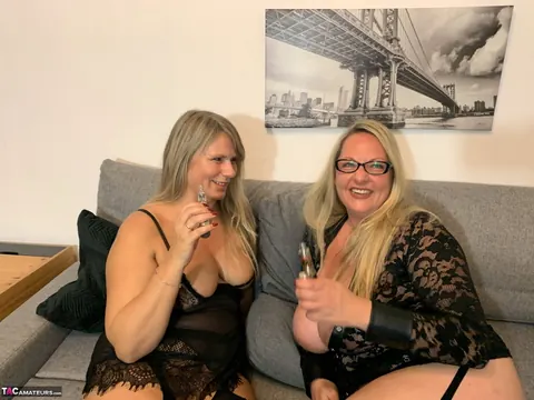 Sweet Susi: Curvy Blonde MILF and Hairy Partner Kiss and Spread in Lingerie – photo 2 of 20