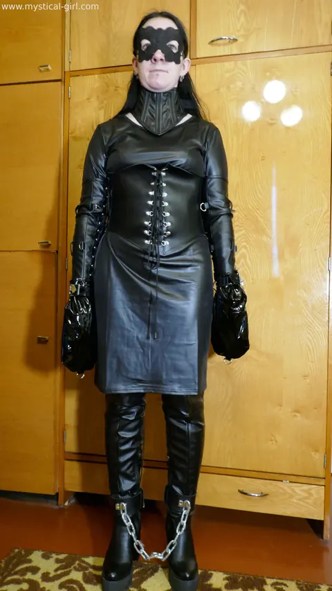 Brunette in Leather, Stockings and Heels Spreads While Bound – photo 5 of 16