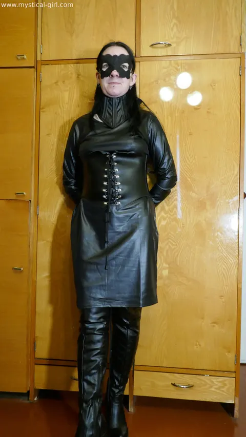Brunette in Leather, Stockings and Heels Spreads While Bound – photo 6 of 16