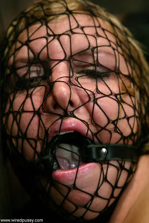 DragonLily: Asian BBW Dominates Blonde in Lesbian Bondage – photo 4 of 21