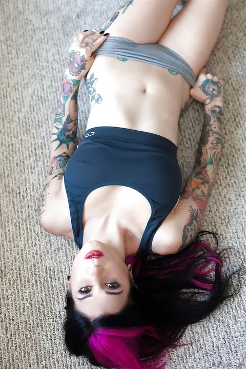 Joanna Angel: Thick Brunette MILF Pulls Panties Aside and Spreads Her Pussy Outdoors – photo 6 of 16
