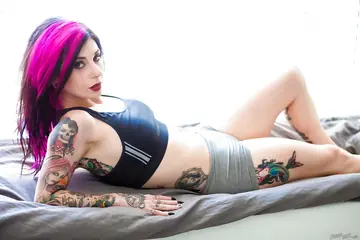 Joanna Angel – Thick Brunette MILF Pulls Panties Aside and Spreads Her Pussy Outdoors
