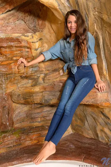 Petite Curly Latina Undresses Outdoors at the Spa