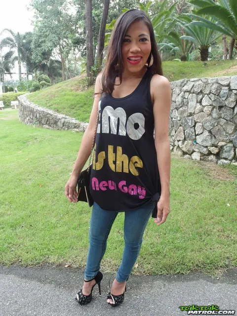 Nang: Thai Brunette with Big Tits Deepthroats and Rides Outdoors – photo 2 of 20