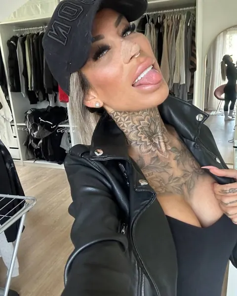 Busty Blonde with Glasses and Tattoos Takes Mirror Selfies Outdoors – photo 11 of 17