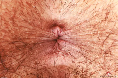 Latina Bares Her Hairy Pussy While Posing Nude – photo 21 of 21